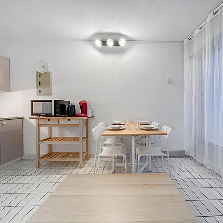 Apartment Bord De Mer, Balcon, A Deux Pas Des Commerces